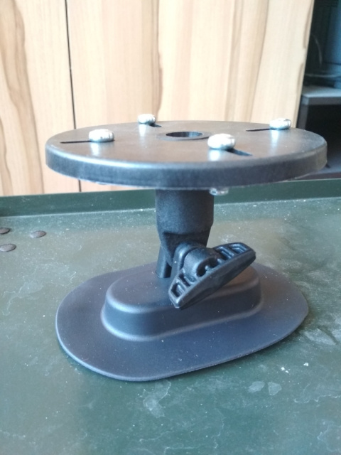 Pontoon sonar holder Pontoon sonar holder